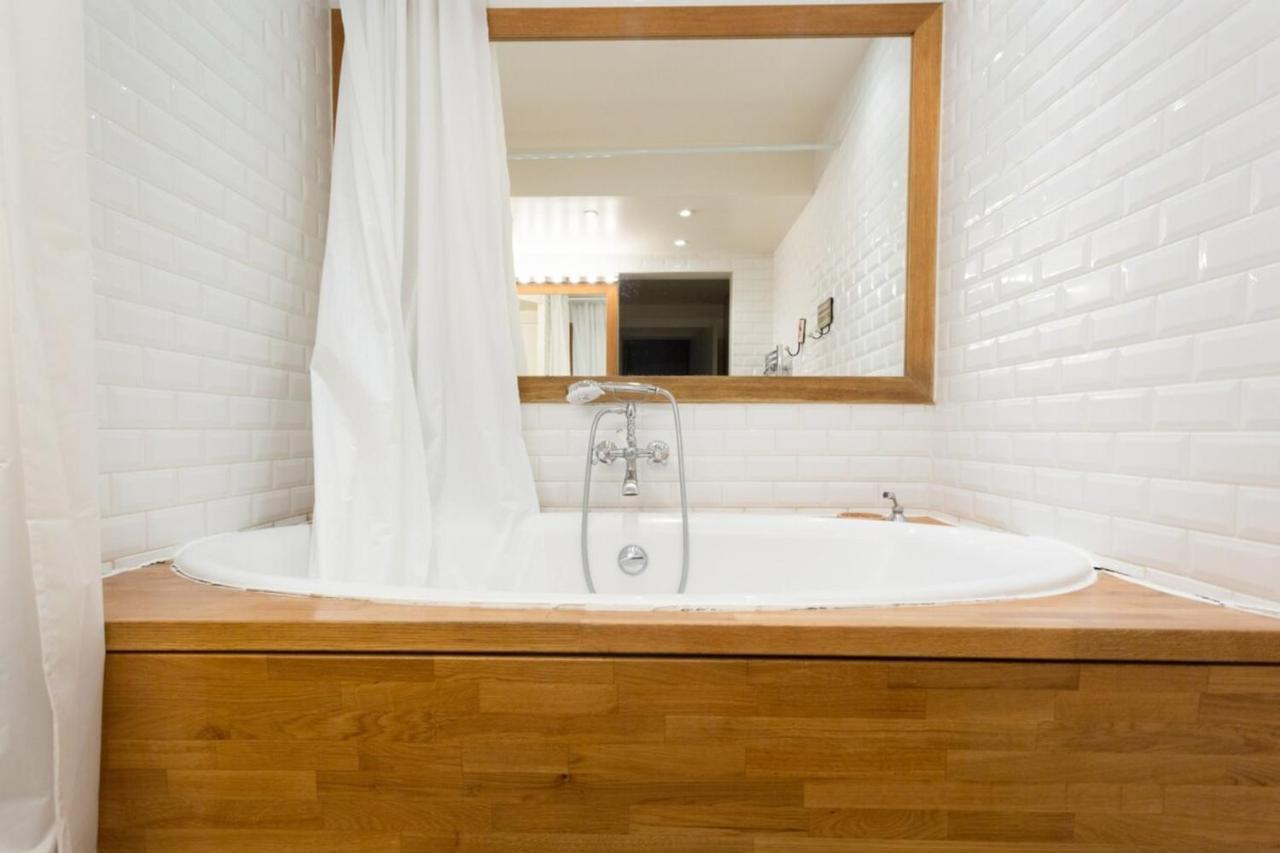Charming Appartment In Le Marais Paris Exteriör bild