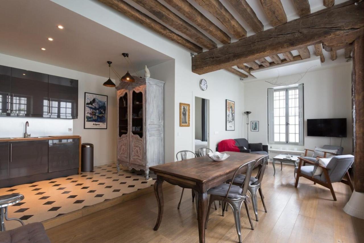 Charming Appartment In Le Marais Paris Exteriör bild