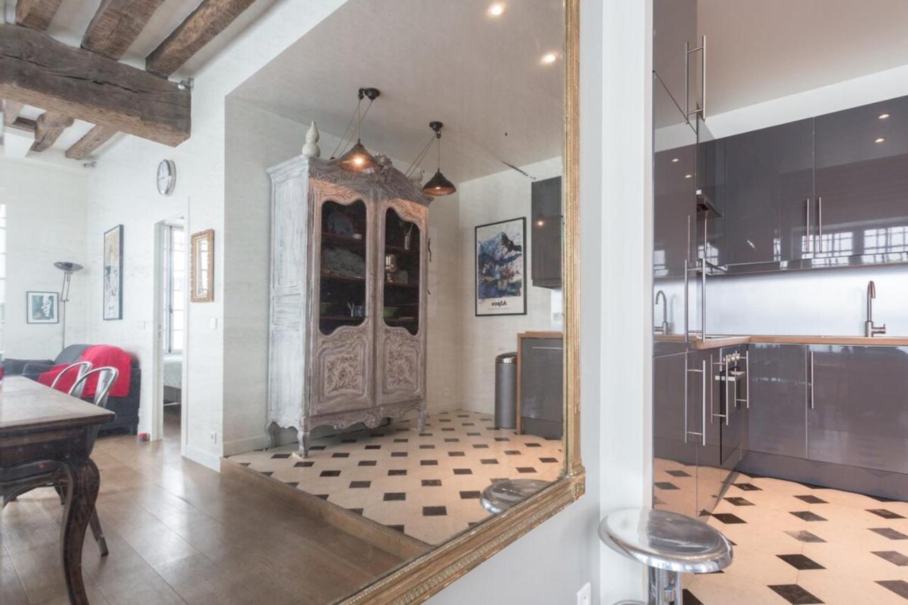 Charming Appartment In Le Marais Paris Exteriör bild